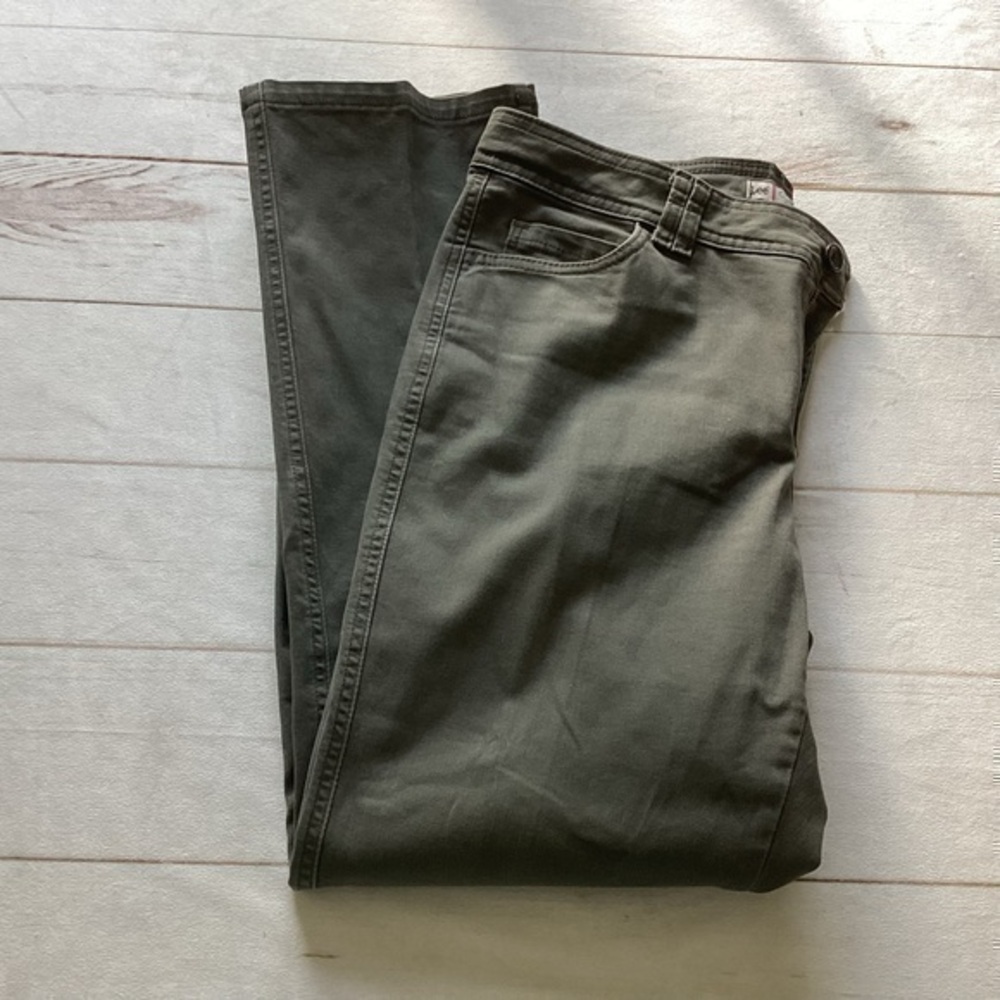 LEES Classic Fit Pants Size 12 Short